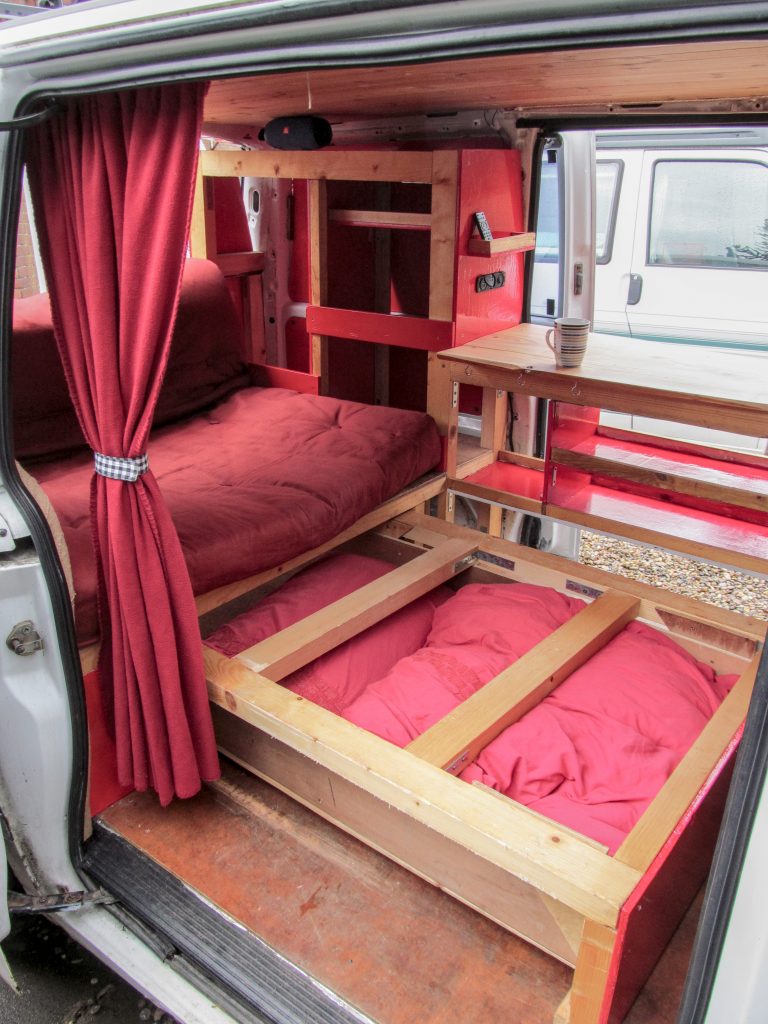 roibin de bois sprinter campervan conversion amenegement camping car cuisine bois conversion